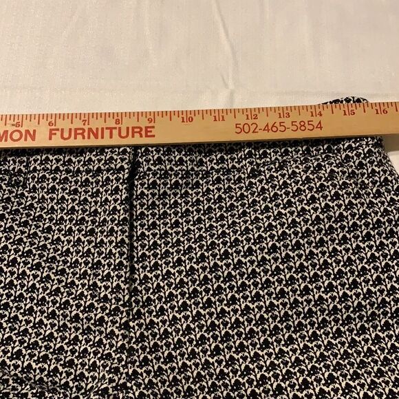 Willi Smith size 8 ankle pants.  Black and white - Picture 4 of 7